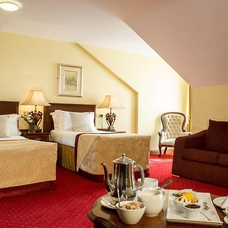 Meadow Court Hotel 로우리아 외부 사진