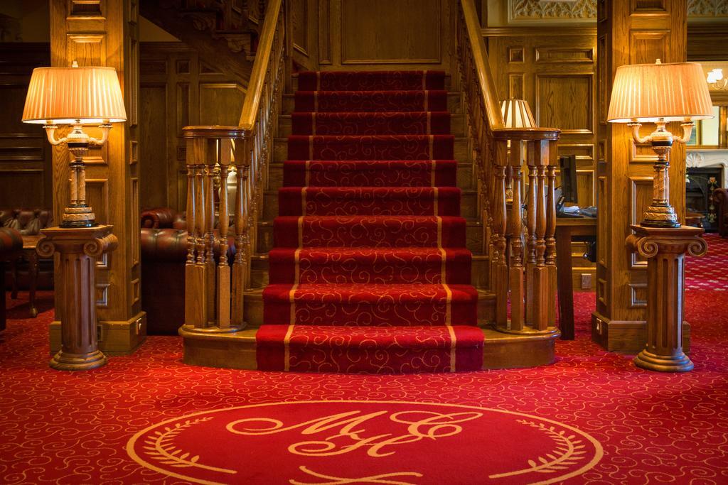 Meadow Court Hotel 로우리아 외부 사진