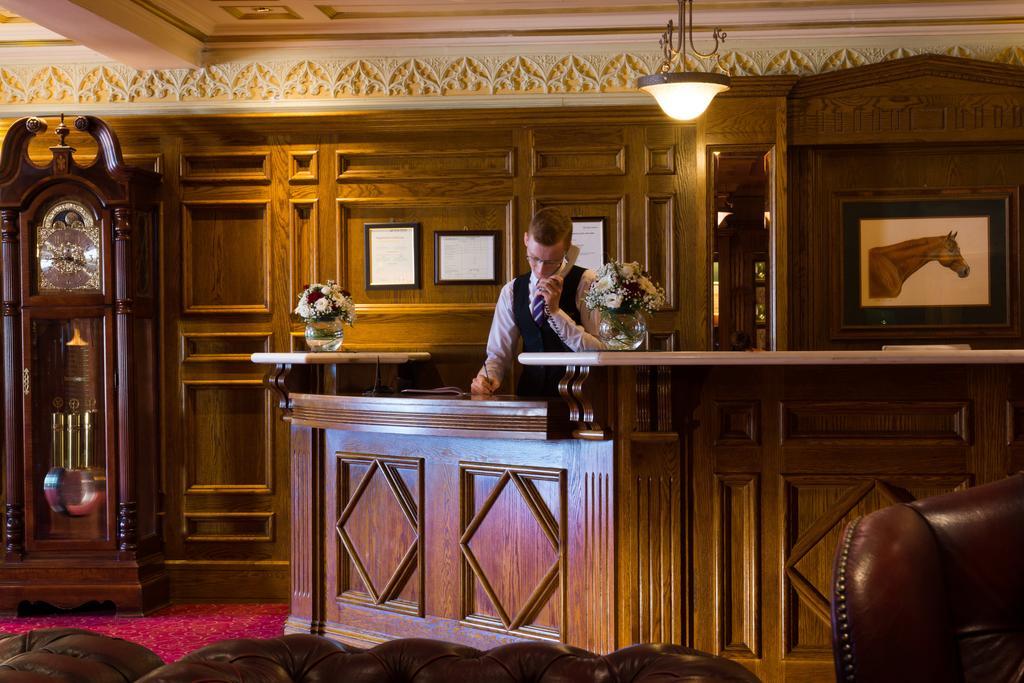 Meadow Court Hotel 로우리아 외부 사진